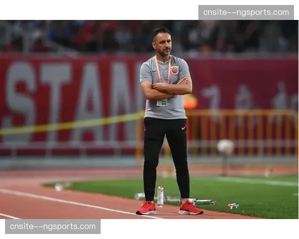 津门虎于根伟临场指挥受质疑,将失利归咎场地条件遭批 津门虎于根伟临场指挥受质疑,将失利归咎场地条件遭批